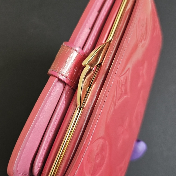 Authentic Louis Vuitton Kisslock Wallet in Pink Vernis 💗 - Picture 4 of 16
